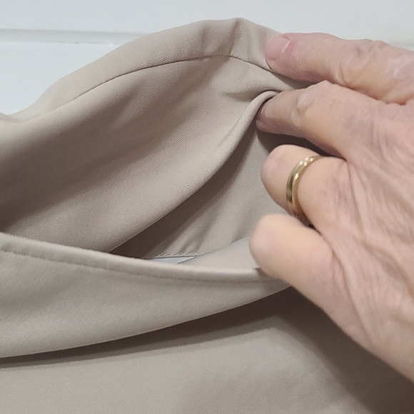 NWT Roundtree & Yorke Mens Shorts Tan Flat Front Pockets Sz 44 Tall - Picture 4 of 8